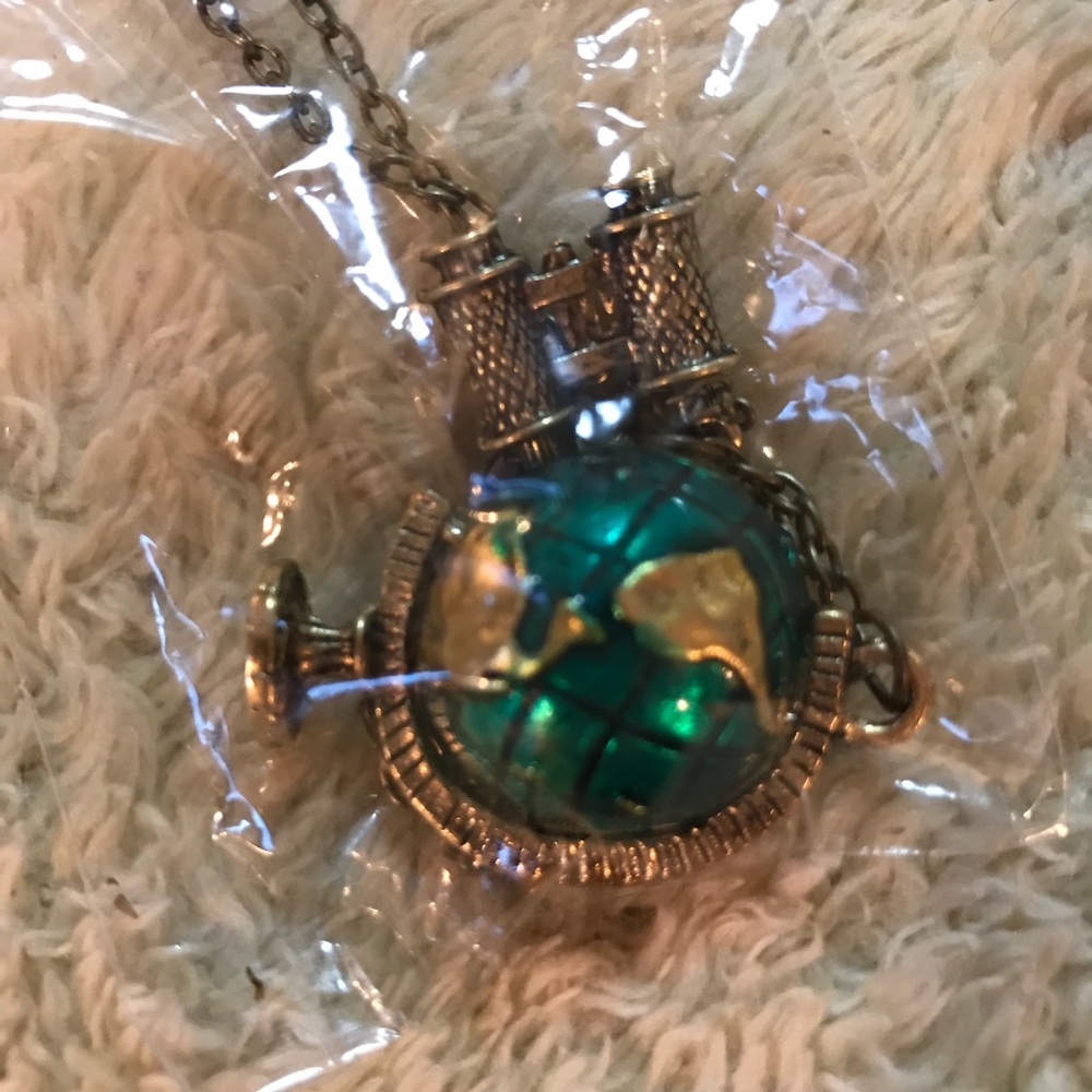 Cute globe necklace